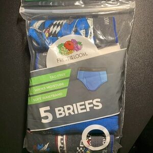 NEW Fruit of the Loom Boys Briefs Tag Free 5 Pair (XS/4) Underwear, Race Car